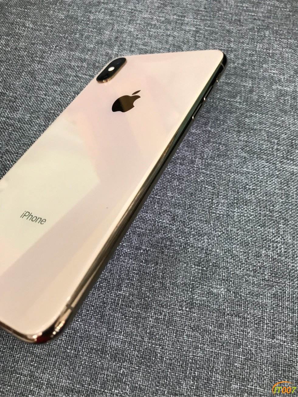苹果xs金色手机屏颜色xs深空灰和金色哪个好看